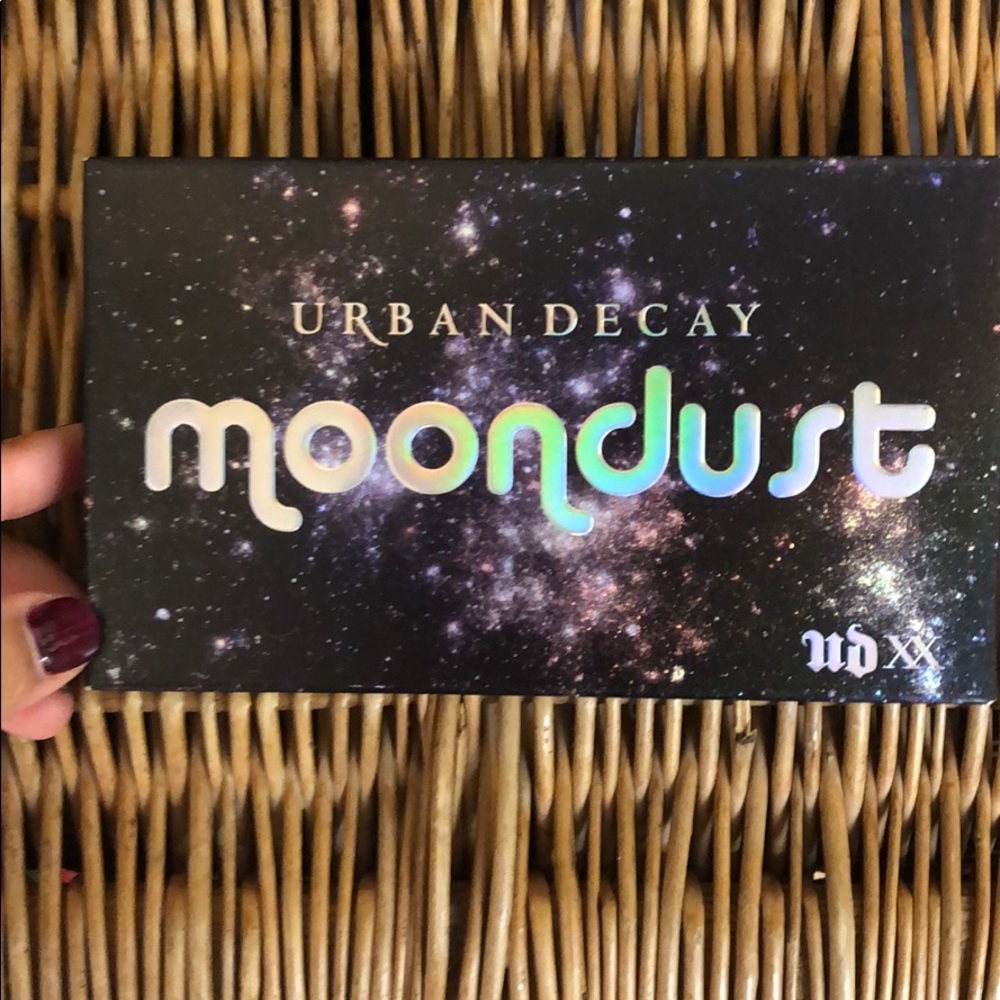 Urban decay moon dust pallet